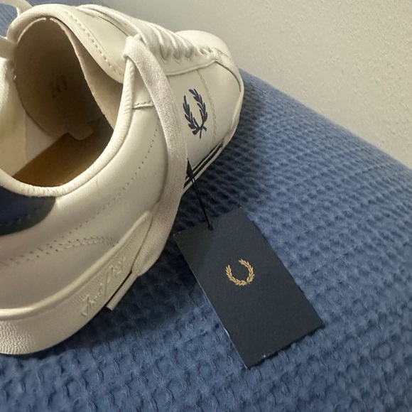 Fred Perry White and Blue Sneakers NWT - Picture 4 of 4